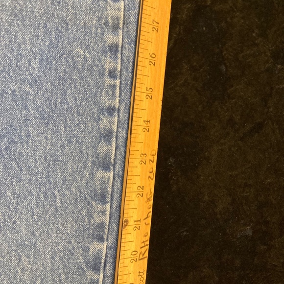 Women’s Rocky Mountain Jeans - Picture 8 of 10